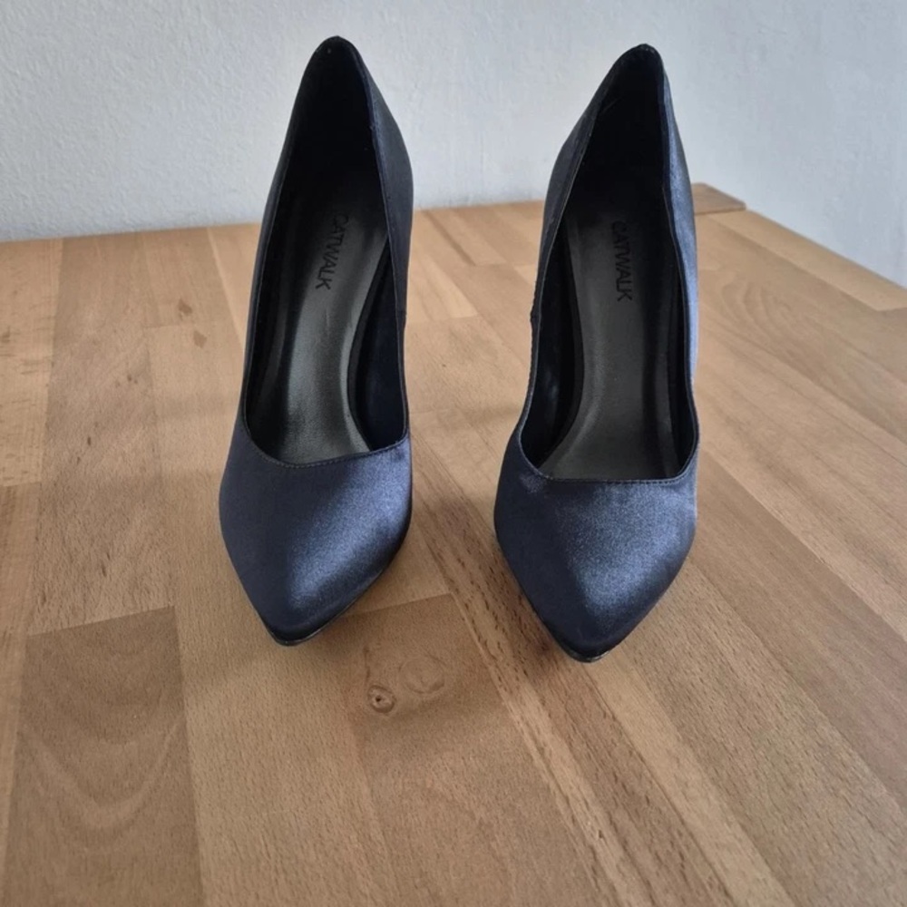 Women's Black Satin Pointed-Toe Stiletto Heels - Picture 2 of 4